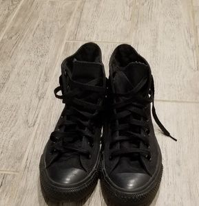 Converse Size 5 Men/Size 7 Women